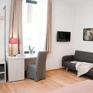 Giuturna Boutique 3*, רומא איטליה