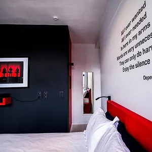Bed & Breakfast Rock Lobster