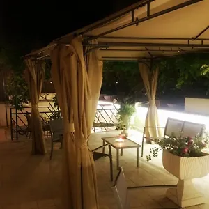 Garden House - Luxury Guest House - Overnight Stay Only Penzion Řím