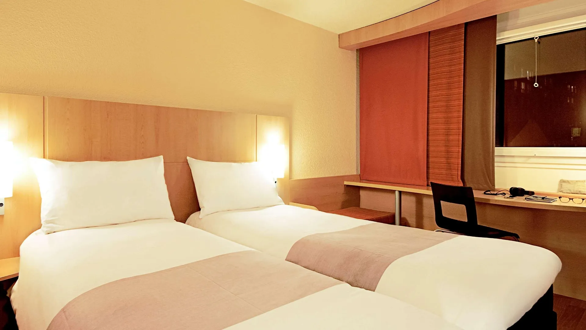 Отель Ibis Charleroi Centre Gare