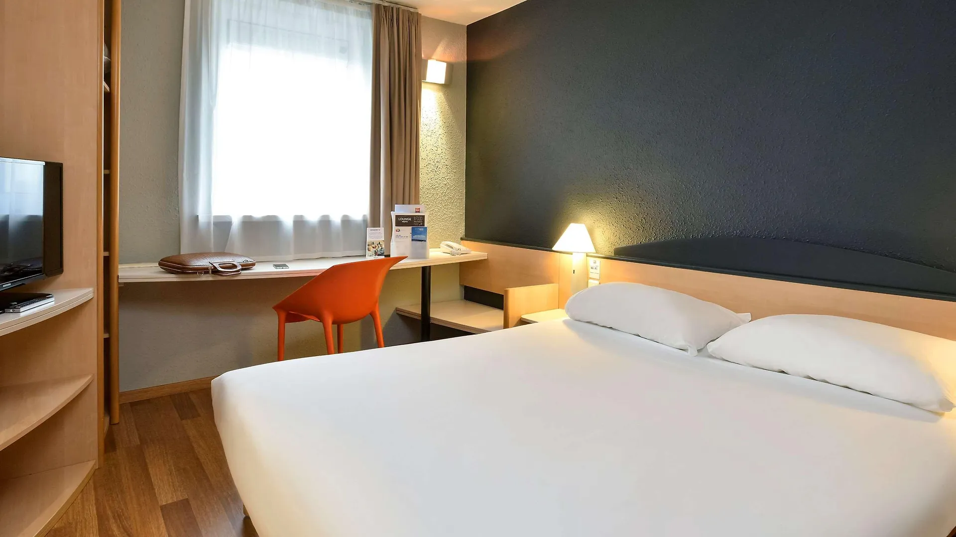 Отель Ibis Charleroi Centre Gare