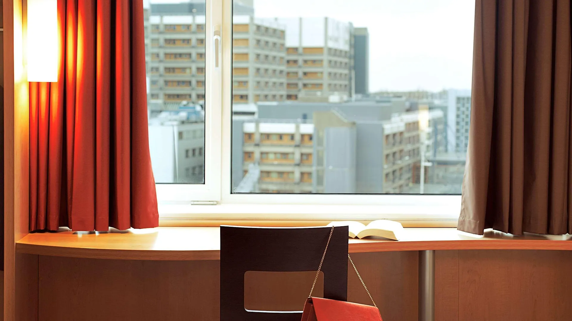 ***  Отель Ibis Charleroi Centre Gare Бельгия